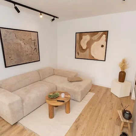 Terra Medius דירה זאדאר